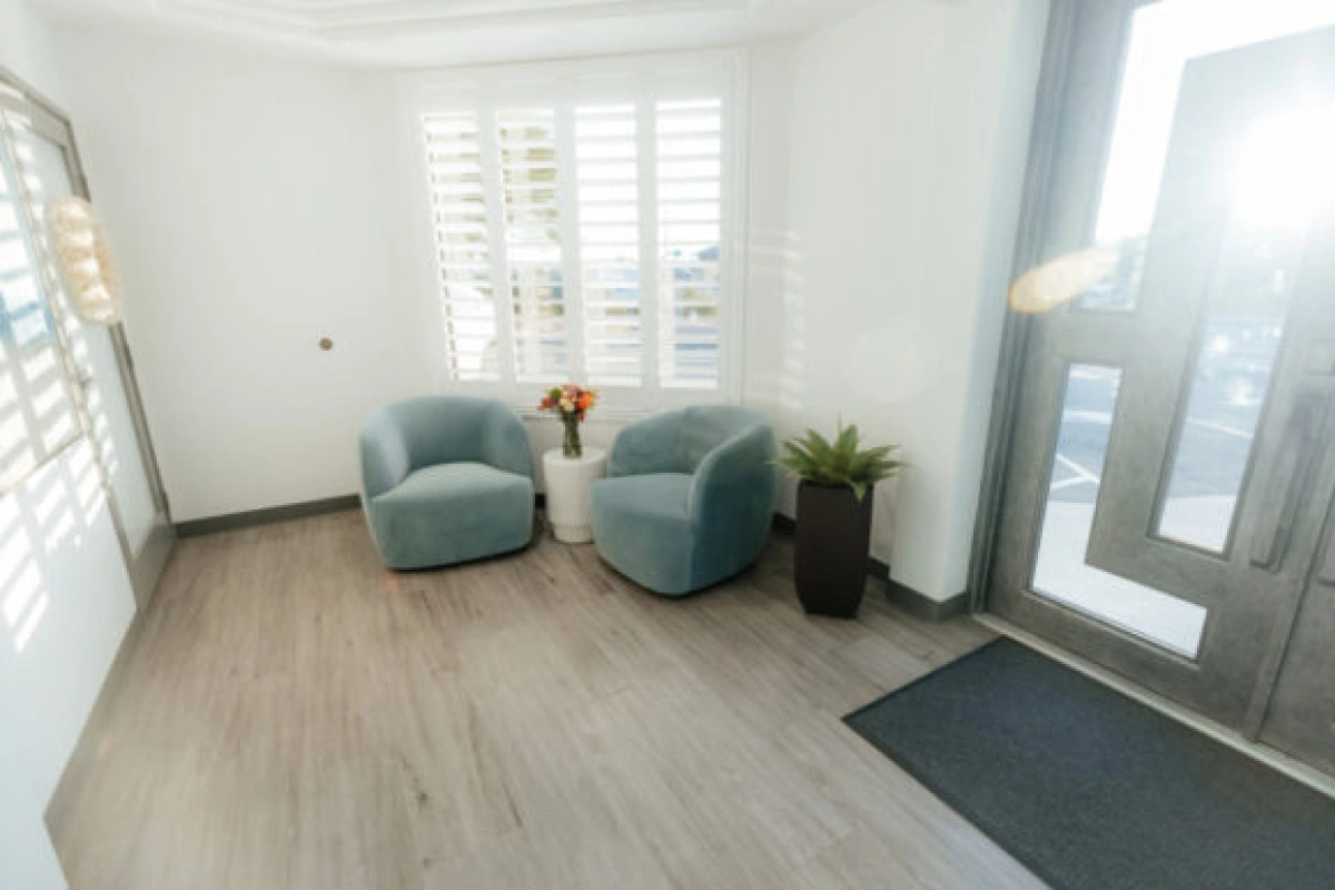 alatorre dental interior office